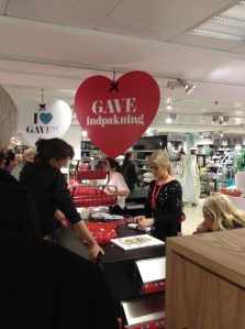 Go wrapping girls, go!